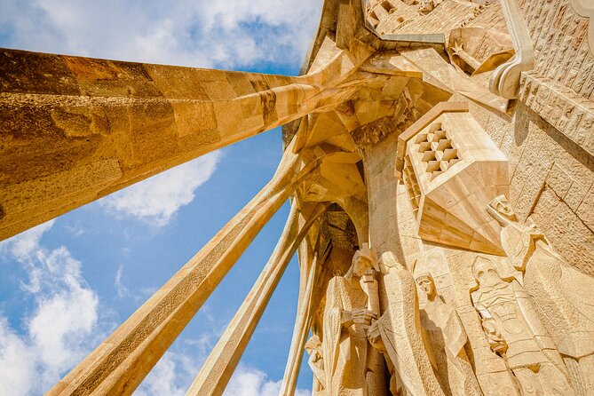 Sagrada Familia VIP Tour Skip the Line with Small Group - How the guides shape the experience