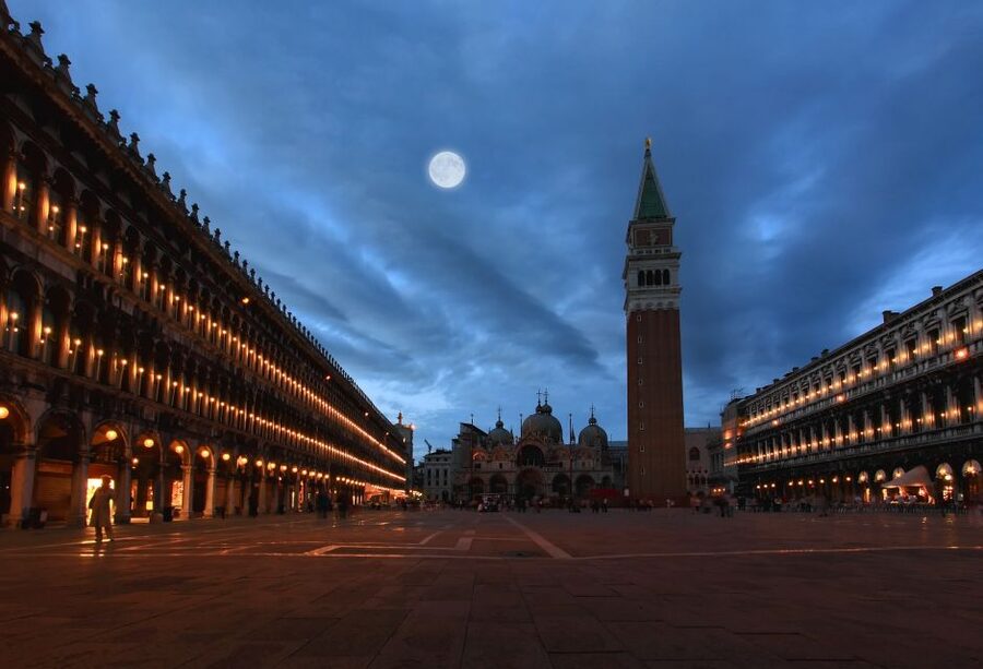 Saint Mark's and Doge's Palace: VIP After Hours Tour - The crypt adds a quieter, more solemn note