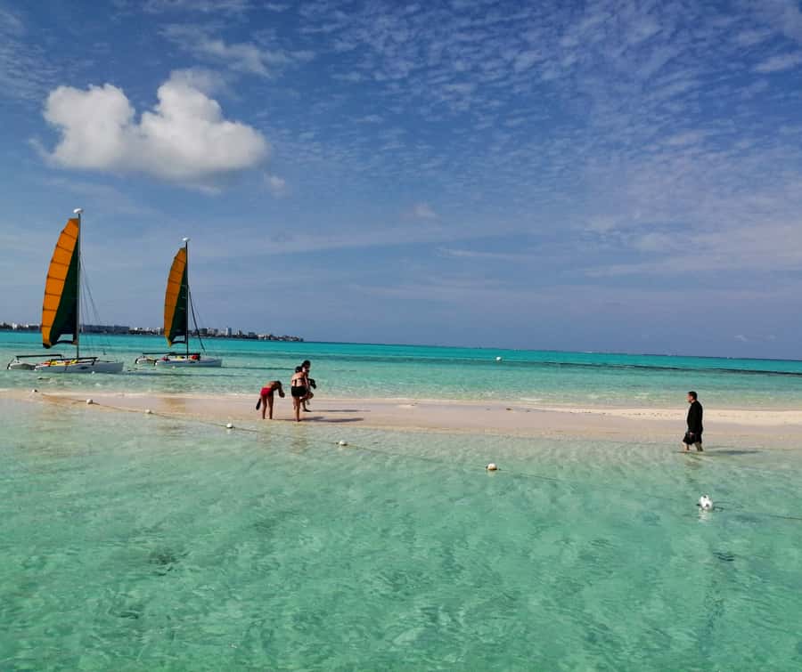San Andres: Private San Andres Bay Tour by Luxury Speedboat - Old Point Mangroves and the Quieter Side of the Island