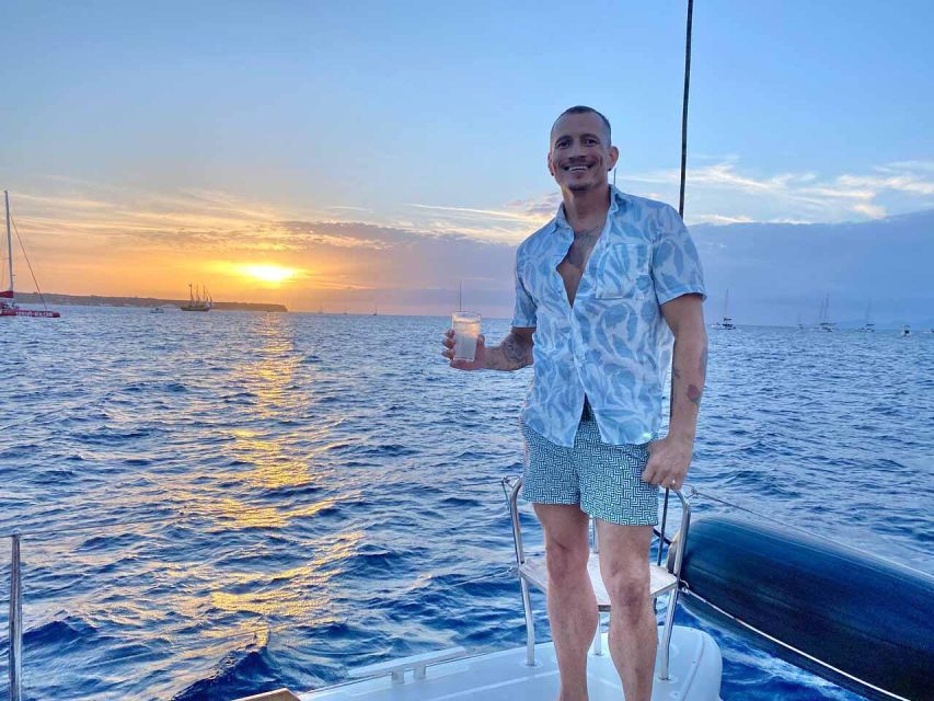 Santorini: Luxury Caldera Cruise with Full Greek Meal - The crew, pace, and overall feel