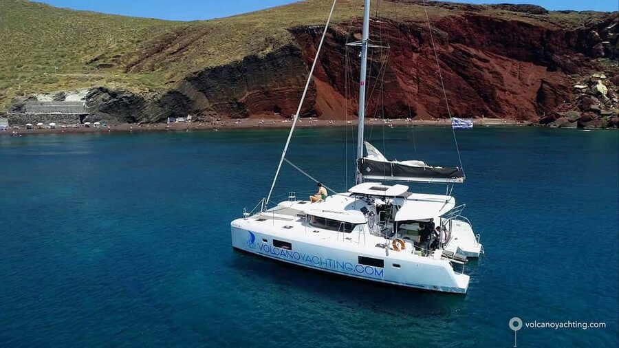 Santorini: Luxury Caldera Cruise With Meal & Drinks - Pickup, boat size, and the first minutes aboard