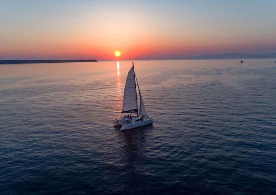 Santorini: Luxury Sunset Cruise with Dinner & Open Bar - Crew service makes the difference