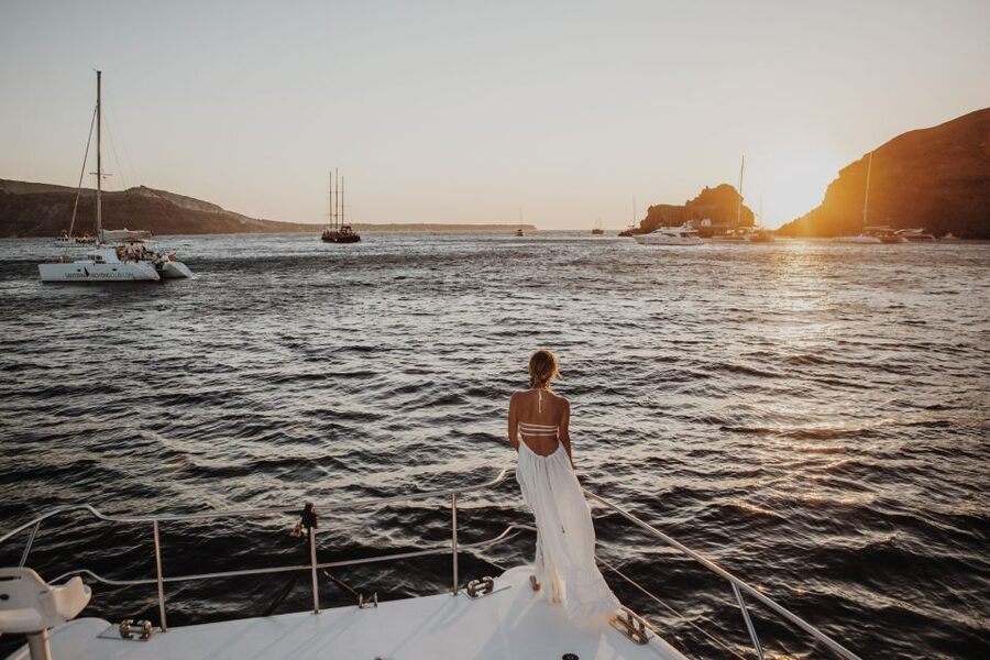 Santorini Proposal: A Luxury Photoshoot for Your Yes! Moment - Key points to know before booking