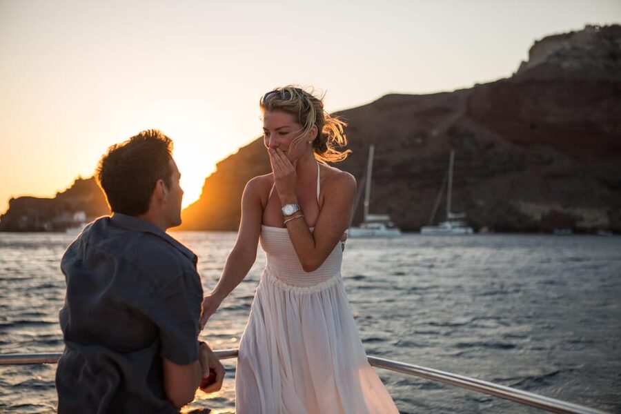 Santorini Proposal: A Luxury Photoshoot for Your Yes! Moment - Why Oia makes a memorable proposal setting