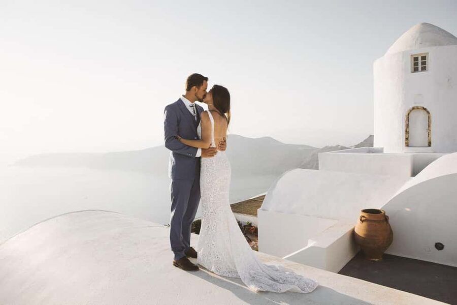 Santorini Unfiltered: Luxury Photoshoot with a Photographer - What this Santorini photoshoot is really offering
