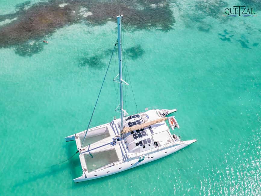 Saona island - Small group tour - Luxury catamaran - A quieter Saona beach for 90 minutes