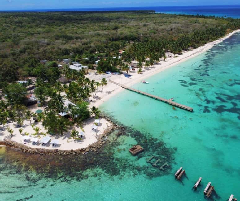 Saona island - Small group tour - Luxury catamaran - Pickup areas and practical planning