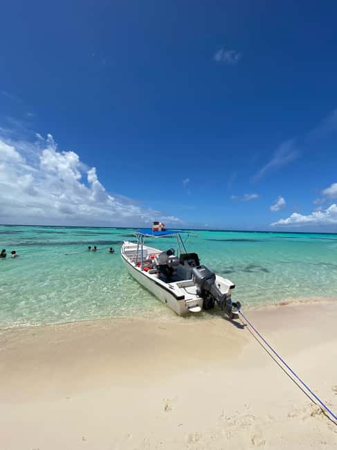 Saona Island VIP: 4 Beaches , Mano Juan & Canto de la Playa - From pickup to Bayahibe by air-conditioned coach