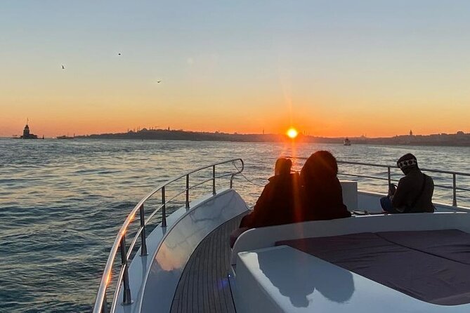 Scenic Bosphorus Sunset Cruise – 2.5 Hours of Luxury & Views - Maiden’s Tower and the Return Toward the Golden Horn