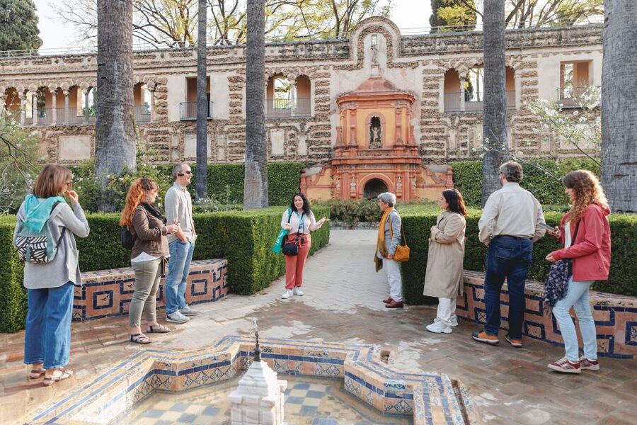Seville: VIP Exclusive Early Access Tour of The Alcazar - Plaza del Triunfo: an easy meeting point