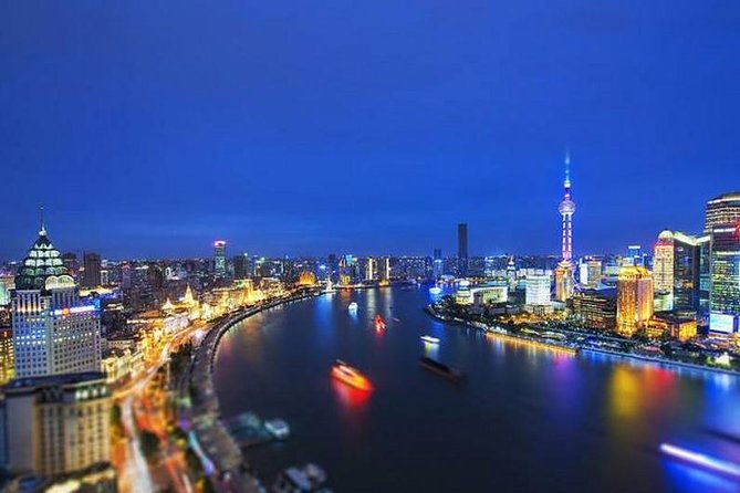 Shanghai Night River Cruise VIP Seating with Private Transfer and Dinner Option - Why the guide can make or break the evening