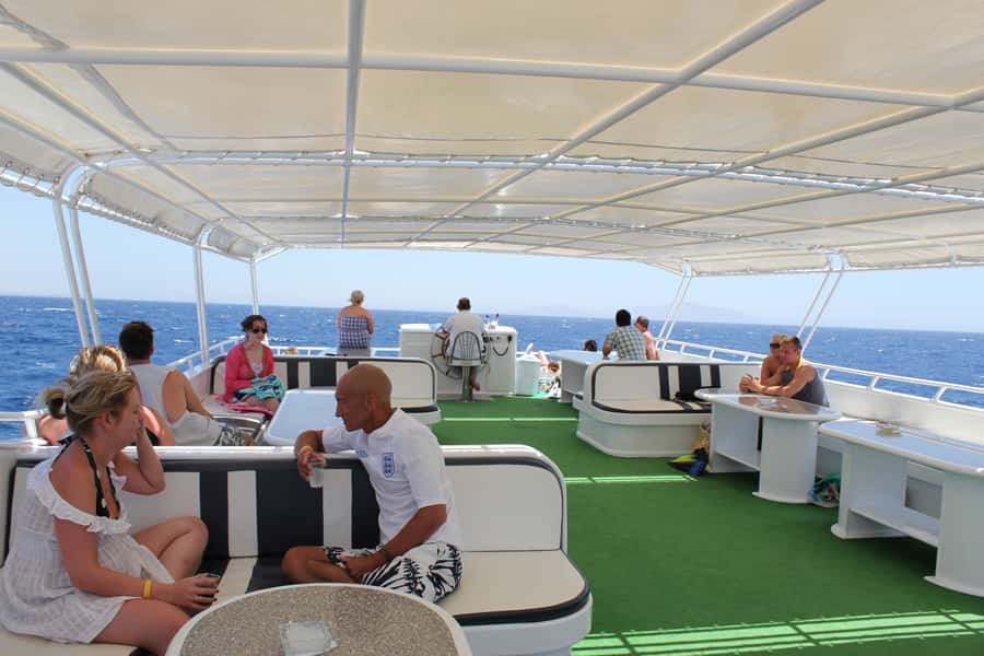 Sharm El-Sheikh: Luxury Ras Mohammed & White Island Cruise - Leaving Watanya Marina on a modern yacht