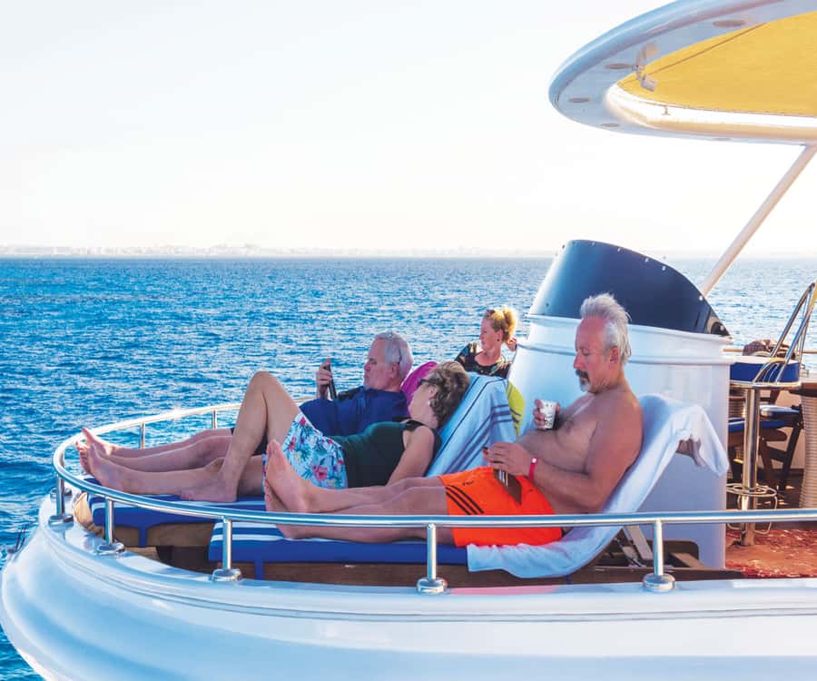 Sharm el-Sheikh: Ras Mohammed Elite VIP Cruise and BBQ Lunch - White Island, the short scenic stop