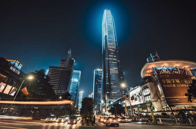 ShenZhen: Tallest Building with Luxury Meal on Highest Floor - Reaching the 118th floor viewpoint