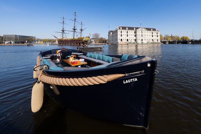 Small-Group Luxury Canal Cruise with Local Skipper - The famous romantic bridge