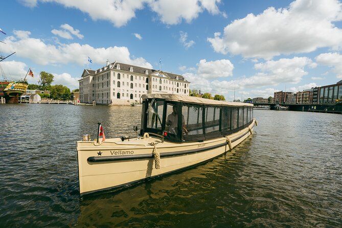 Small-Group Luxury Canal Cruise with Local Skipper - Historic canals and Amsterdam’s everyday character