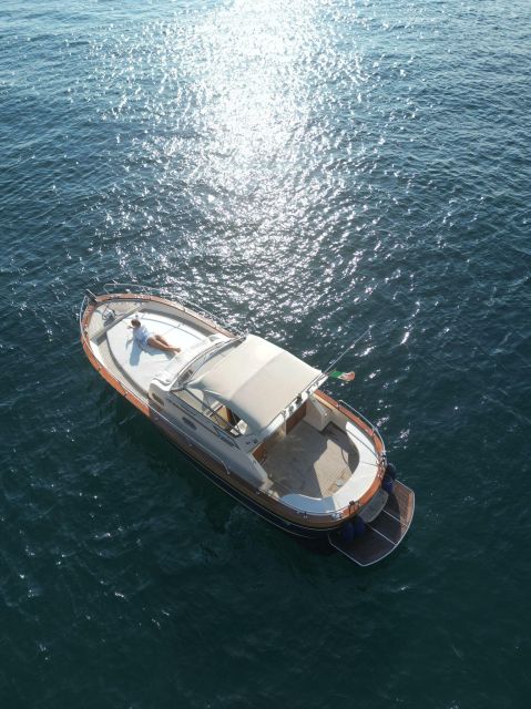 Sorrento: Luxury Private boat drinking & watching the sunset - Watching the sun set from the boat