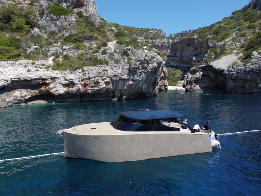 Split: Full-Day 4 Islands Tour by Luxury Boat - Bol and Zlatni Rat on Brač