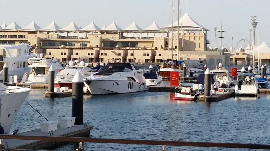 Sport and Luxury in Abu Dhabi: 1-Day Tour from Abu Dhabi - Qasr Al Watan brings palace scale and national story
