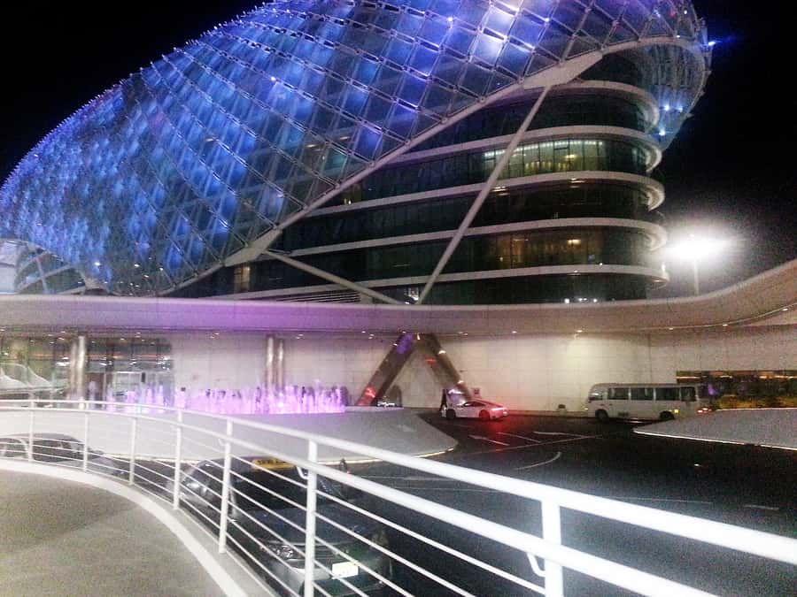 Sport and Luxury in Abu Dhabi: 1-Day Tour from Abu Dhabi - Emirates Palace, gold coffee, and the cost of indulgence