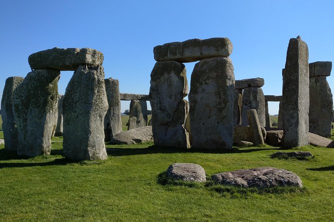 Stonehenge Half-Day luxury guided tour from Bath for 2-8 - Two hours is enough, but not generous