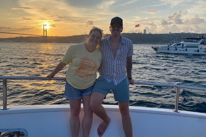 Sunset Cruise on Luxury Yacht with Transfers - Anadolu Fortress and Küçüksu on the Asian shore