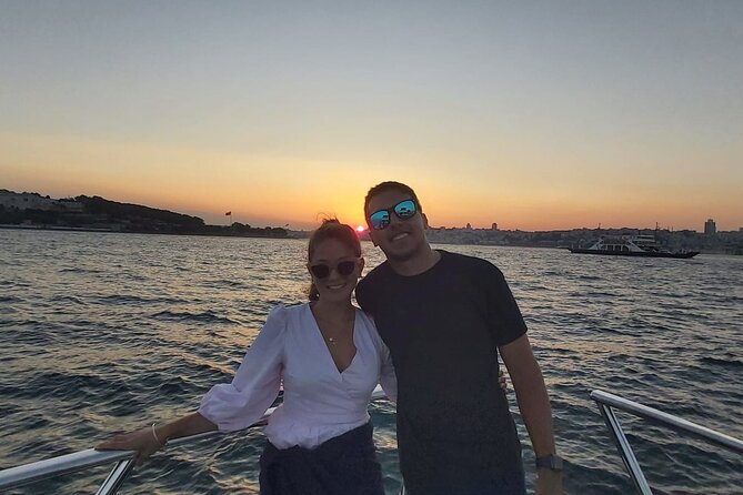 Sunset Cruise on Luxury Yacht with Transfers - Üsküdar and Maiden’s Tower