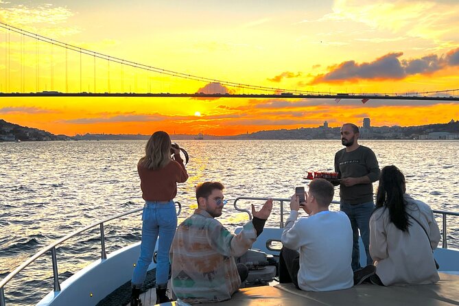 Sunset or Daytime Istanbul Guided Luxury Yacht Cruise with Snacks - From Dolmabahçe Palace to Ortaköy