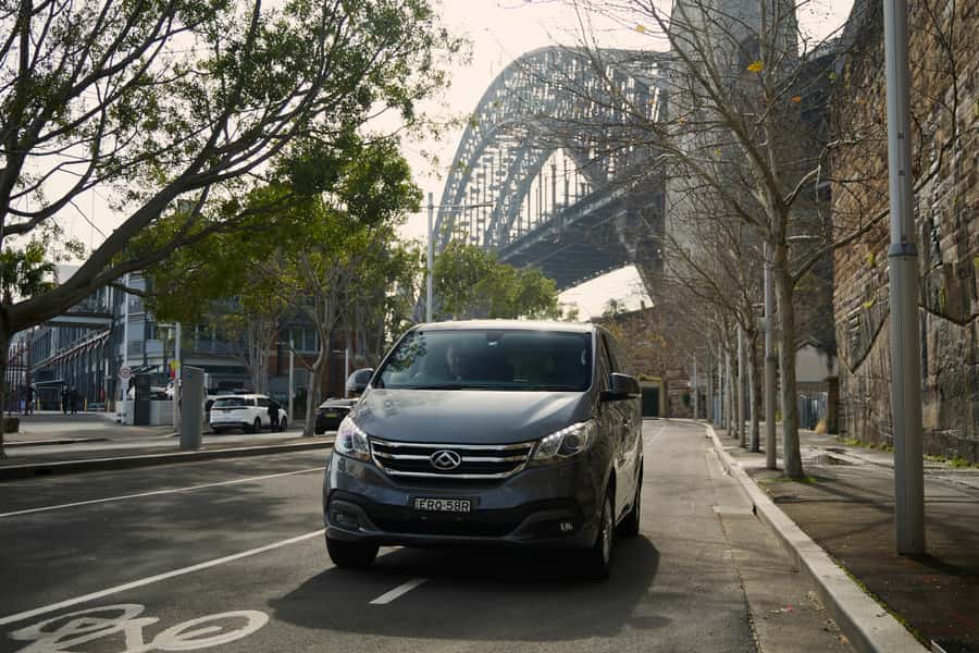 Sydney: City and Bondi Beach Private Luxury Half-Day Tour - St. Mary’s Cathedral and Hyde Park