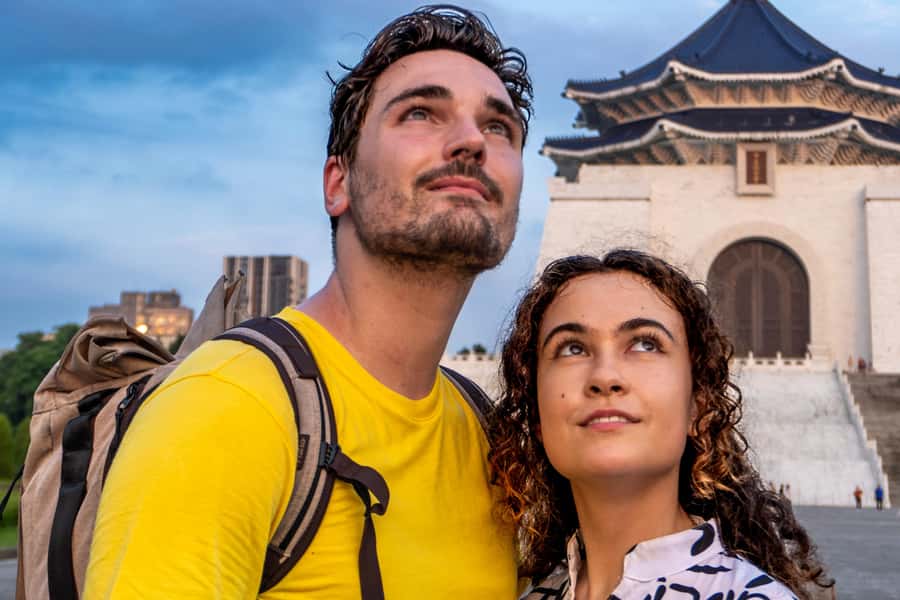 Taiwan Taipei: VIP Photoshoot with Taiwan Photographer - Traditional Route: C.K.S. Memorial Hall to Dihua Street