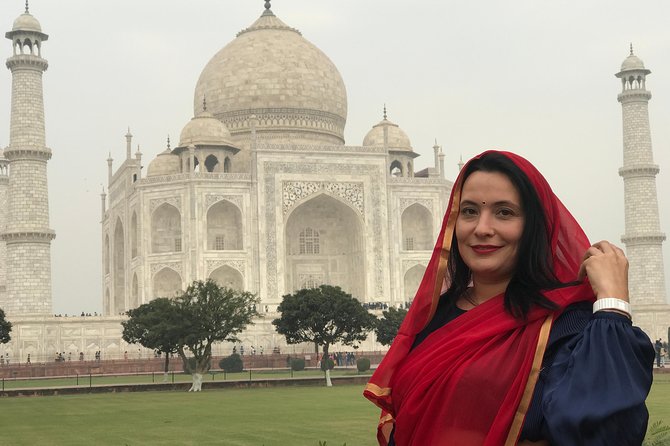 Taj Mahal skip the line luxury tour with guide - Agra Fort and the view toward the Taj Mahal