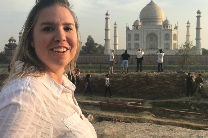 Taj Mahal skip the line luxury tour with guide - Reaching the Taj Mahal before the crowds
