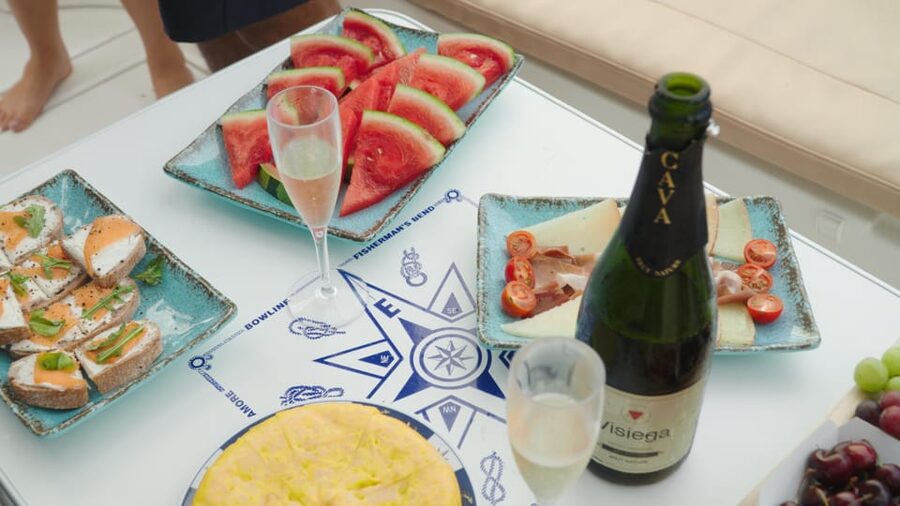 Tenerife: 2, 3 & 4 Hour Private Luxury Motorboat Charter - The crew makes the difference