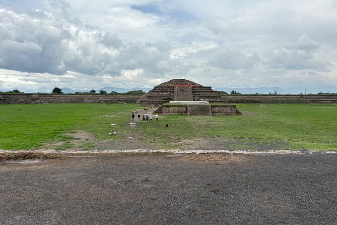 Teotihuacan Pyramids VIP Tour without Commercial Stops - Guides make or break the visit