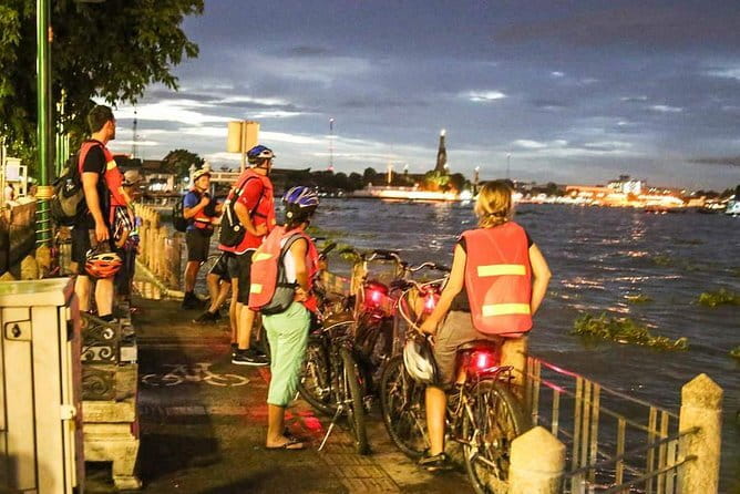 The Luxury White Cruise Experience - Wat Arun and Bangkok’s illuminated riverfront