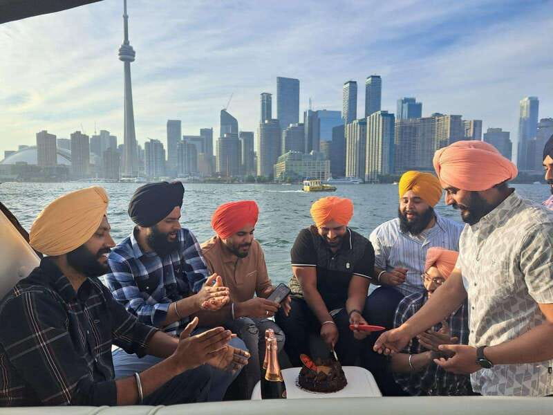 Toronto: Private Luxury Yacht Sightseeing Cruise & Prosecco - Who will enjoy this cruise most?
