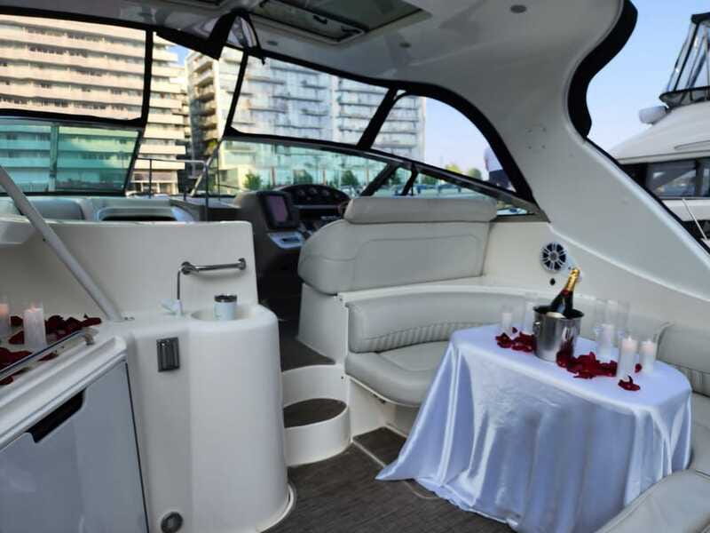 Toronto: Private Luxury Yacht Sightseeing Cruise & Prosecco - Timing, cancellations, and useful planning notes