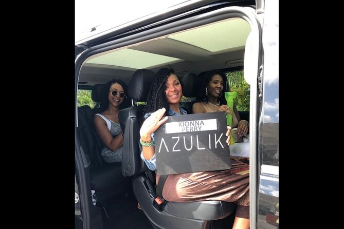 Transfer in Luxury Mercedes Benz Minivan - The first hour: water, towels, and a direct road south