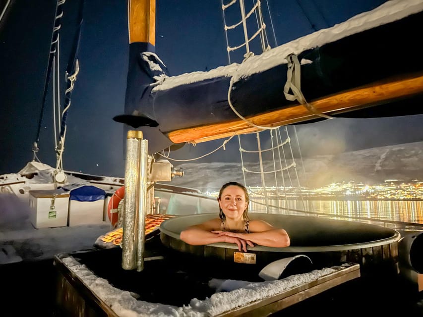 Tromso: Luxury Northern Lights Cruise with Hot Tub & Dinner - What makes this cruise special