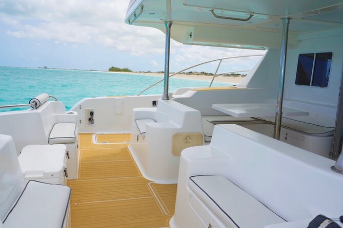 Turks and Caicos Half-Day Luxury Private Yacht Charter - What lunch and drinks add to the charter