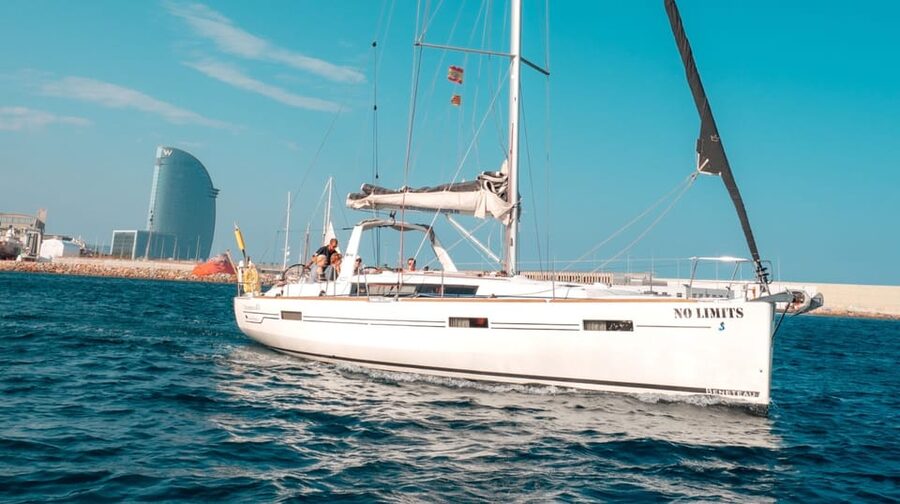 Two Hour Luxury Sailing Experience with Open Bar - Learning To Steer A 37-Foot Yacht