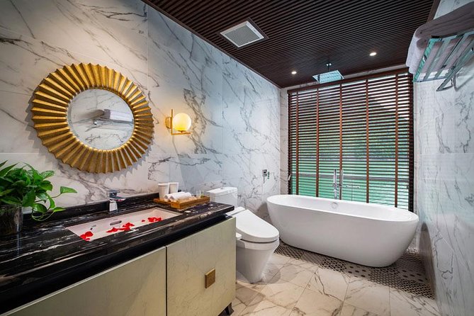 Ultra luxury style-3D/2N amazing activities Halong-Lan Ha- Cat Ba - A luxury cabin with room to slow down