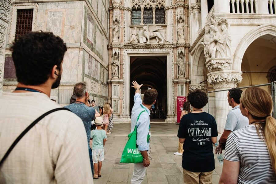 Venice: After-Hours St. Mark’s & Doge's Palace VIP Tour - The break between the palace and basilica
