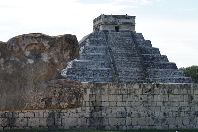 VIP Chichen Itza Private Tour - Luxury Car - The guides make or break the day