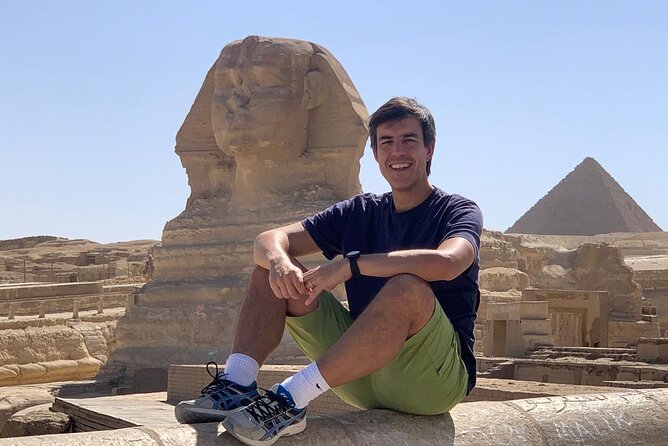 Vip Day Tour to Giza Pyramids, Sphinx, Gem Museum, and Lunch - Hotel pickup and a private minivan