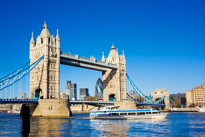 VIP Early Access: Opening Ceremony Tower of London & Bridge Entry - The guides are a major part of the value