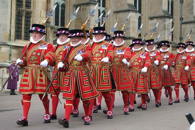 VIP Early Access: Opening Ceremony Tower of London & Bridge Entry - Seeing the Crown Jewels before the line forms