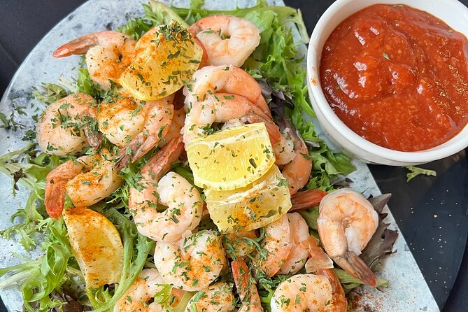 VIP Jazz Dinner Cruise with Private Tour and Open Bar Option - Is the open bar worth the upgrade?