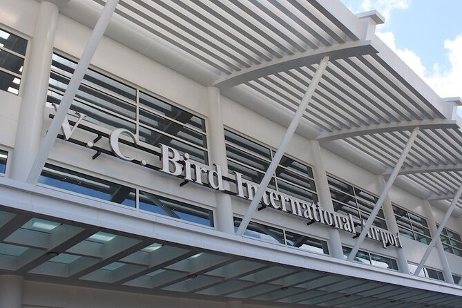 VIP Meet and Greet Fast Track on Arrival at Antigua Airport - without Transfers - Customs and the final walk to your car