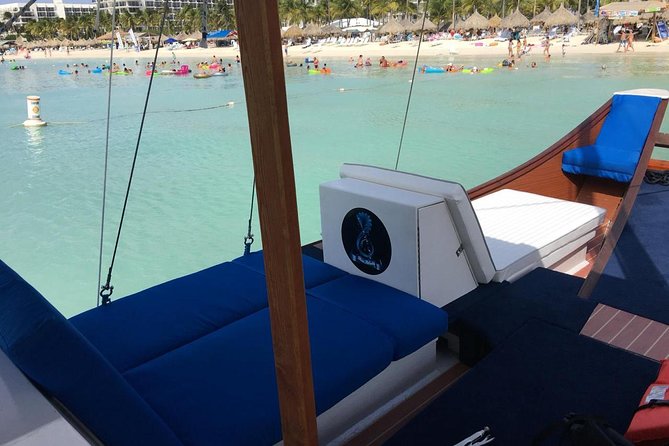 VIP Morning Delight Champagne Sailing and Snorkeling with Lunch - Second Stop: Catalina Bay